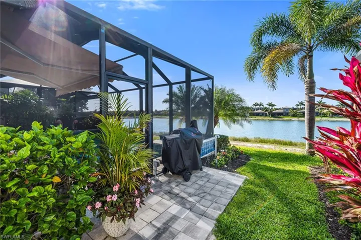 14815  Edgewater  CIR, Naples, FL 34114