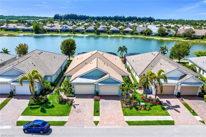 14815  Edgewater  CIR, Naples, FL 34114