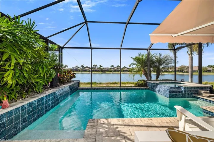 14815  Edgewater  CIR, Naples, FL 34114