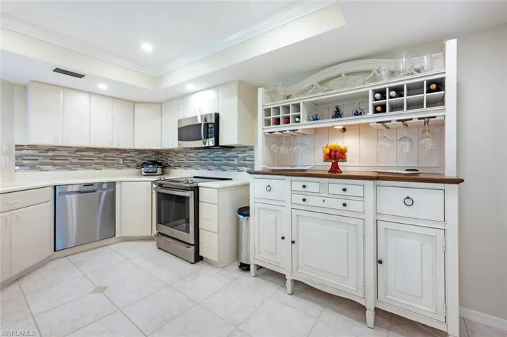 577  Beachwalk  CIR, Naples, FL 34108