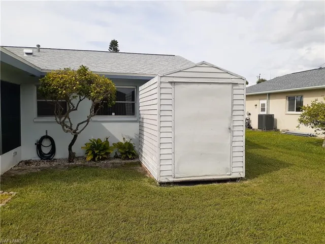 838 SE 41st ST, CAPE CORAL FL 33904