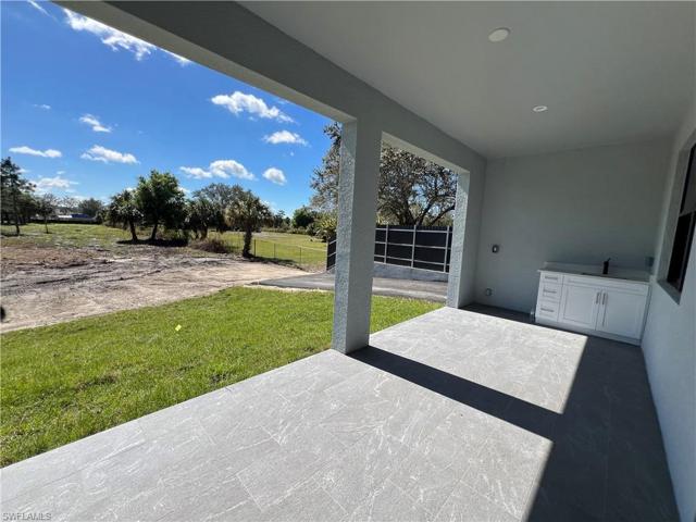 2782 Golden Gate BLVD E, NAPLES FL 34120