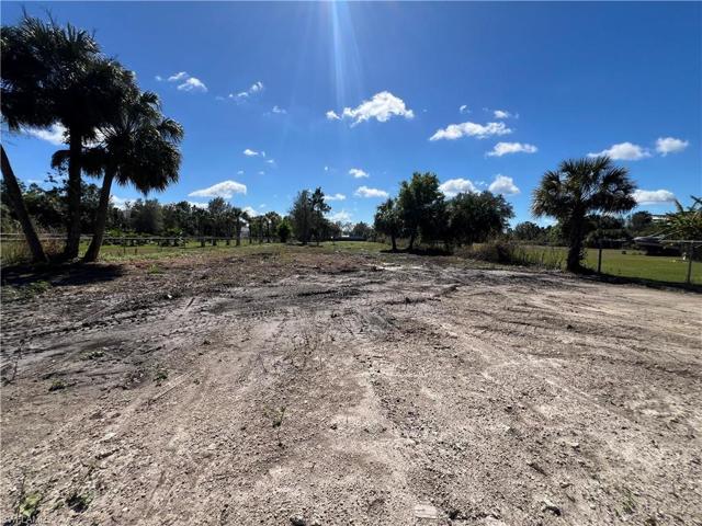 2782 Golden Gate BLVD E, NAPLES FL 34120