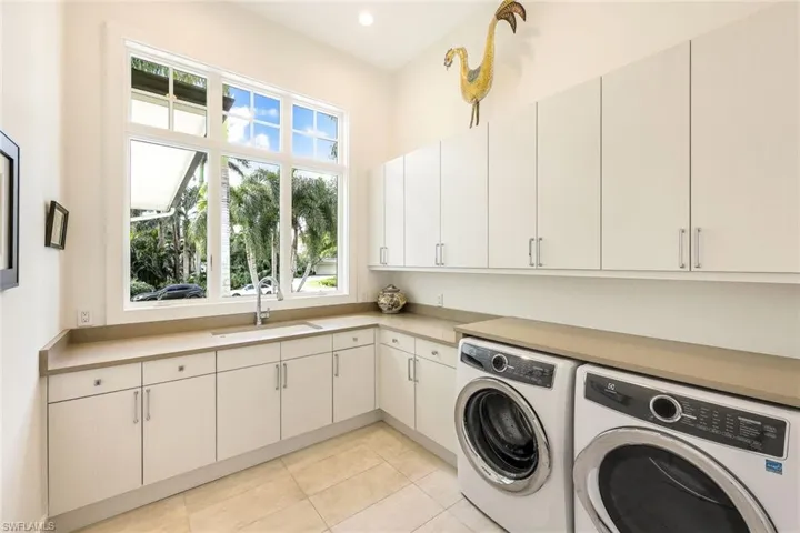 Laundry area with plenty of storage space!