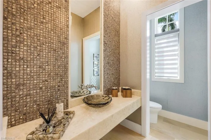 Powder room.