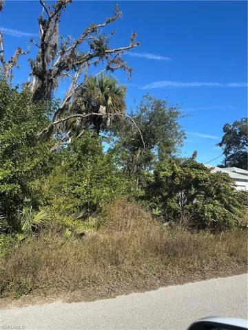 642 Kleinart Dr, Lehigh Acres, Florida 33972