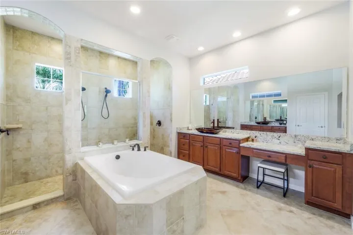 9677 Cobalt Cove Cir, Naples Fl 34120