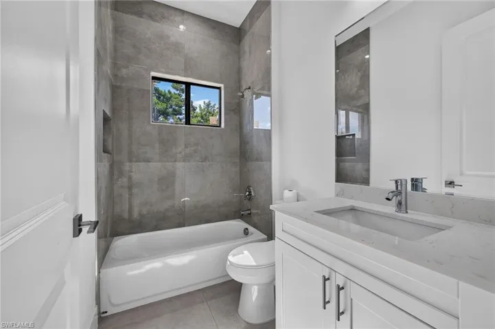 1728 Kismet Pkwy W, Cape Coral, Florida 33993