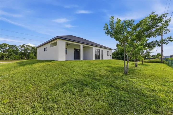 1728 Kismet Pkwy W, Cape Coral, Florida 33993