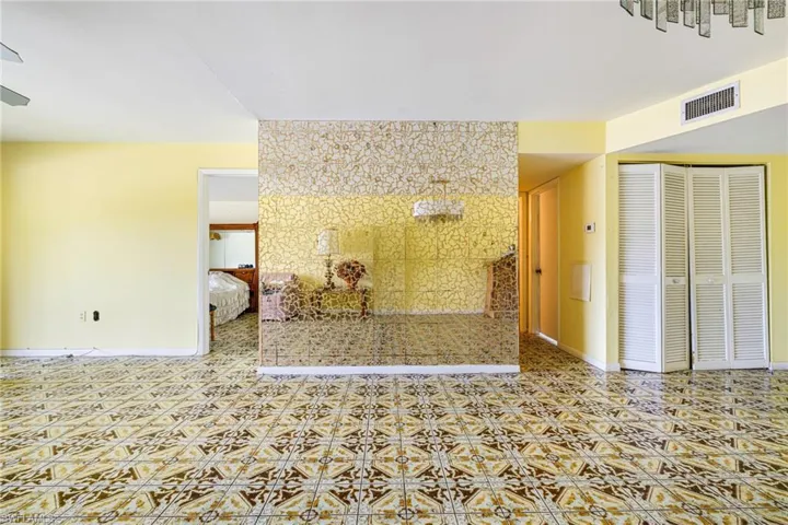 4900  Biscayne  DR, Naples, FL 34112