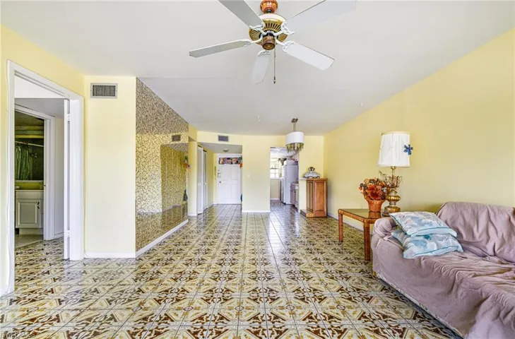 4900  Biscayne  DR, Naples, FL 34112