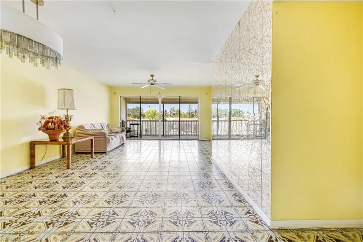 4900  Biscayne  DR, Naples, FL 34112