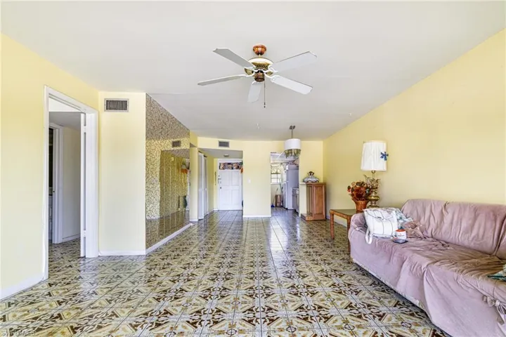 4900  Biscayne  DR, Naples, FL 34112