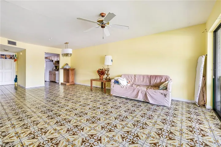 4900  Biscayne  DR, Naples, FL 34112