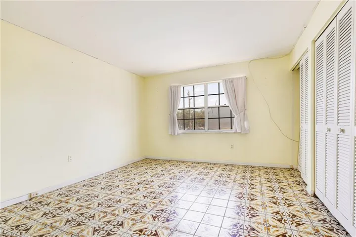 4900  Biscayne  DR, Naples, FL 34112
