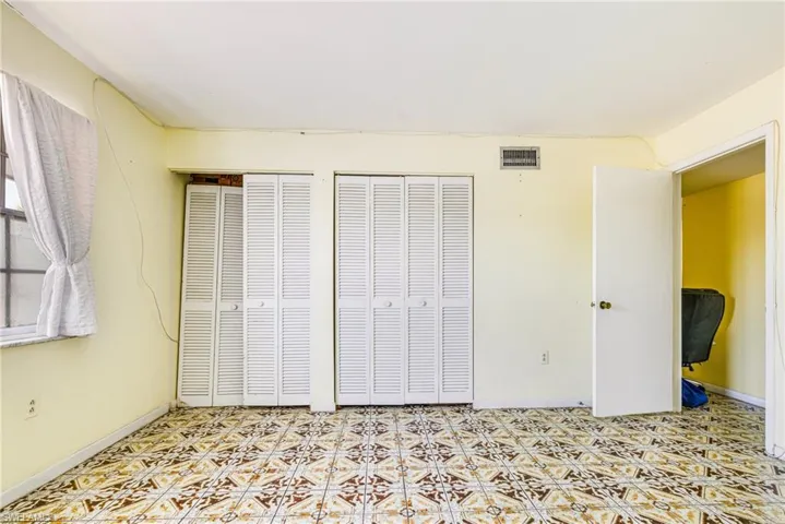 4900  Biscayne  DR, Naples, FL 34112