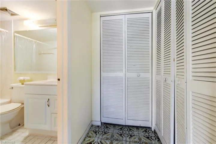 4900  Biscayne  DR, Naples, FL 34112