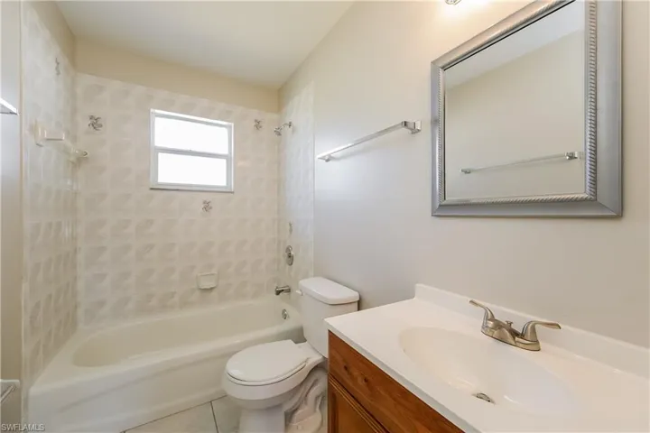 1813 Ne 2nd Ter, Cape Coral, Florida 33909