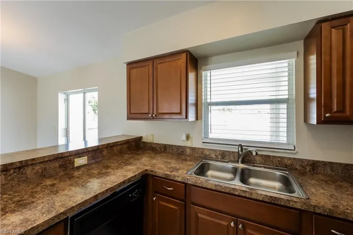 1813 Ne 2nd Ter, Cape Coral, Florida 33909