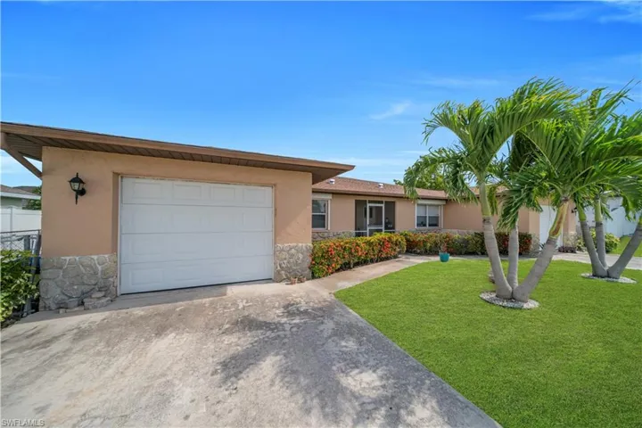 836 Trafalgar Pkwy, Cape Coral, Florida 33991