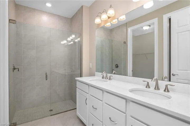 1033  Tranquil Brook  DR, Naples, FL 34114