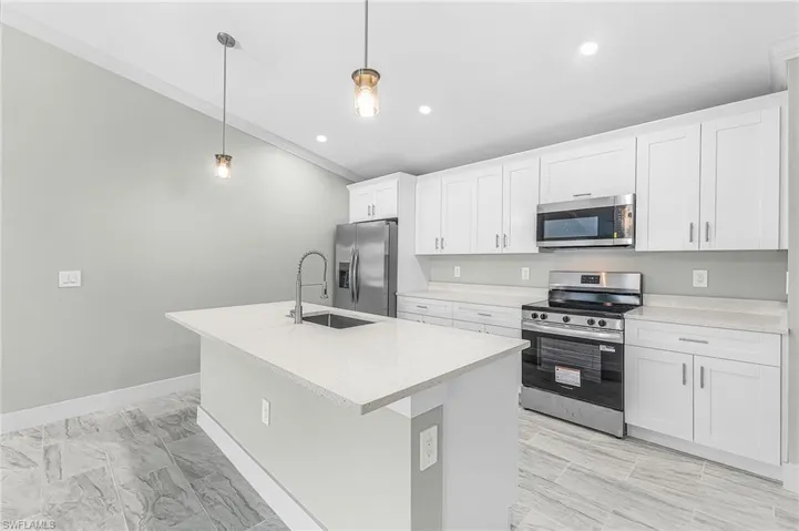 2161  Ben  ST, Fort Myers, FL 33916