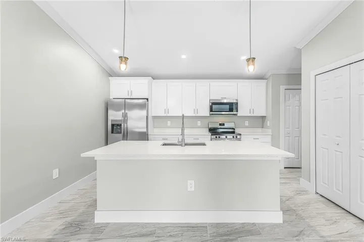 2161  Ben  ST, Fort Myers, FL 33916