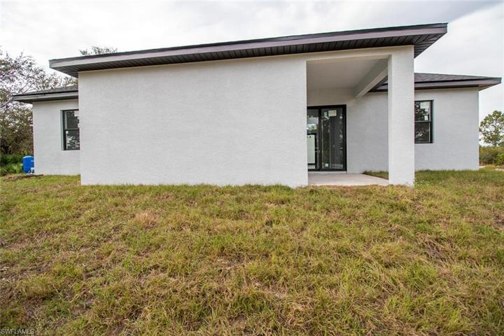 1502 Hibiscus AVE, LEHIGH ACRES FL 33972