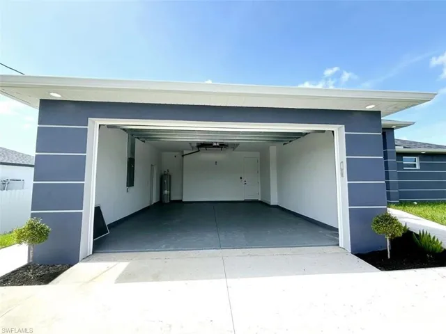 2707  22nd W ST, Lehigh Acres, FL 33971