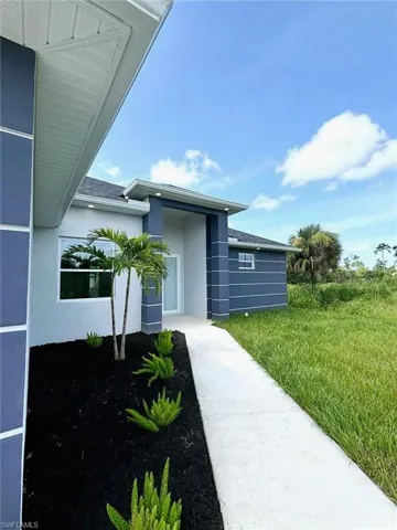 2707  22nd W ST, Lehigh Acres, FL 33971