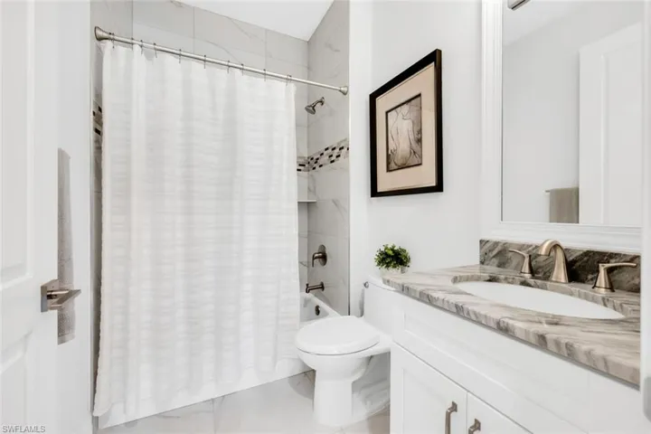 605 El Camino Real 102, Naples, Florida 34119