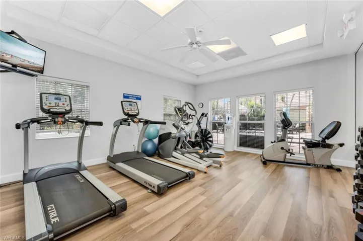 605 El Camino Real 102, Naples, Florida 34119
