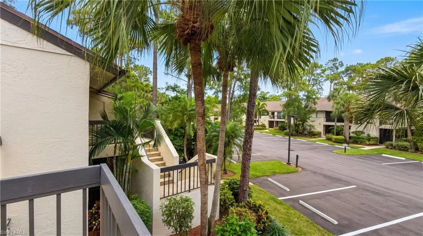 1826 Kings Lake Blvd 203, Naples, Florida 34112