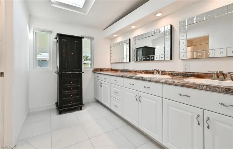 161  Belle Isle  CIR, Naples, FL 34112