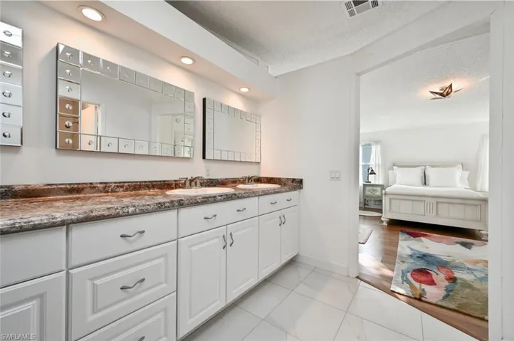 161  Belle Isle  CIR, Naples, FL 34112