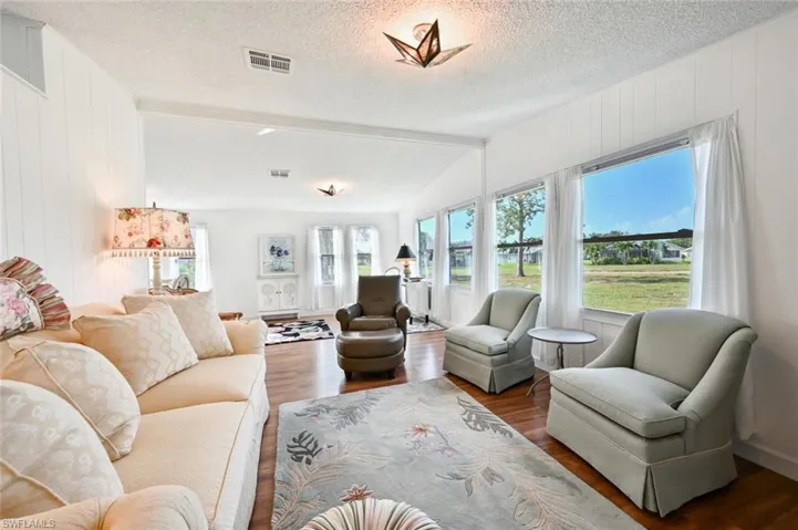 161  Belle Isle  CIR, Naples, FL 34112
