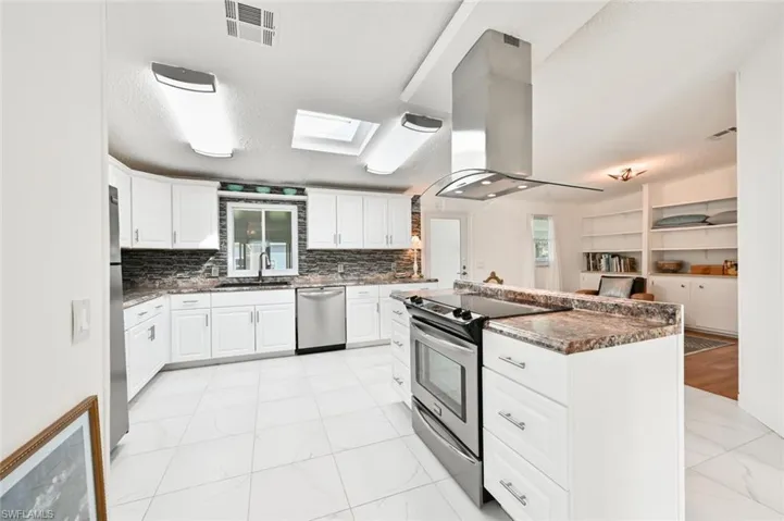 161  Belle Isle  CIR, Naples, FL 34112