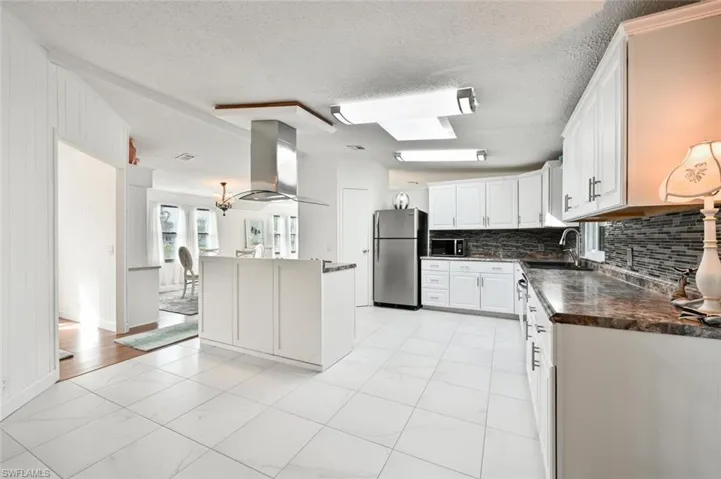 161  Belle Isle  CIR, Naples, FL 34112