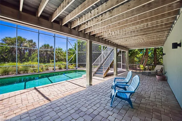 Lots of Shade, nice pavers