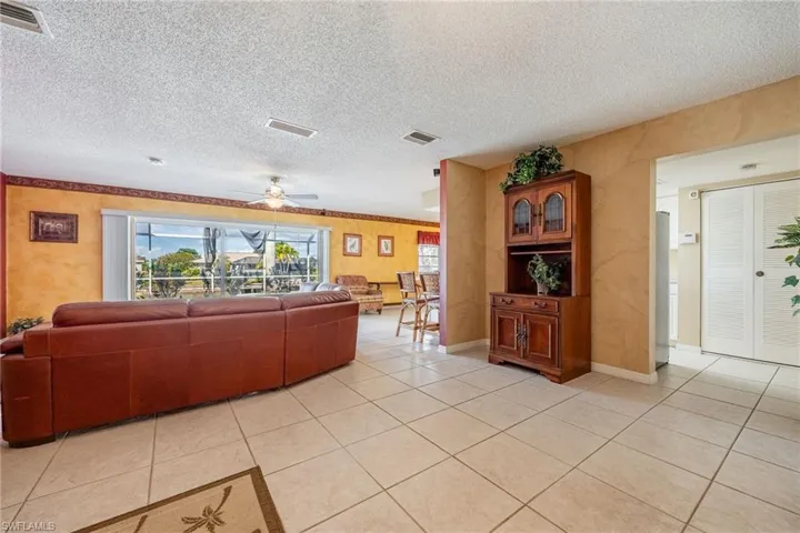 117 SE 43rd  TER, Cape Coral, FL 33904