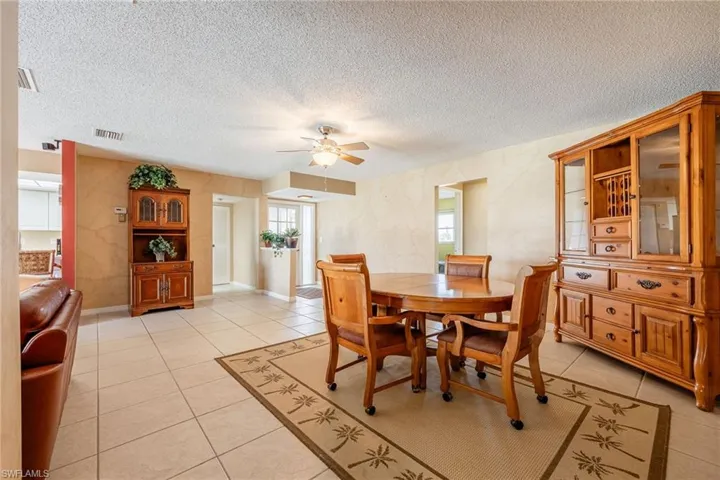 117 SE 43rd  TER, Cape Coral, FL 33904