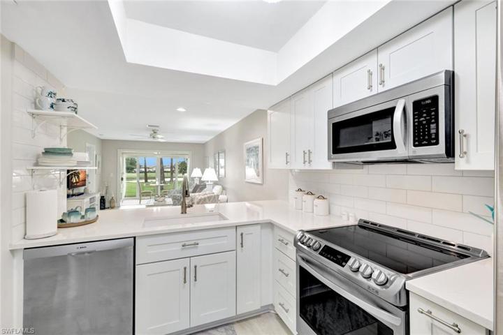 1004  Pine Isle  LN, Naples, FL 34112