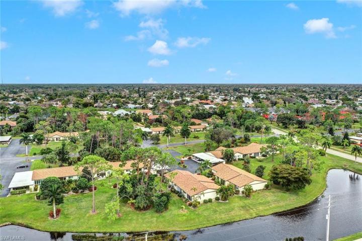 1004  Pine Isle  LN, Naples, FL 34112