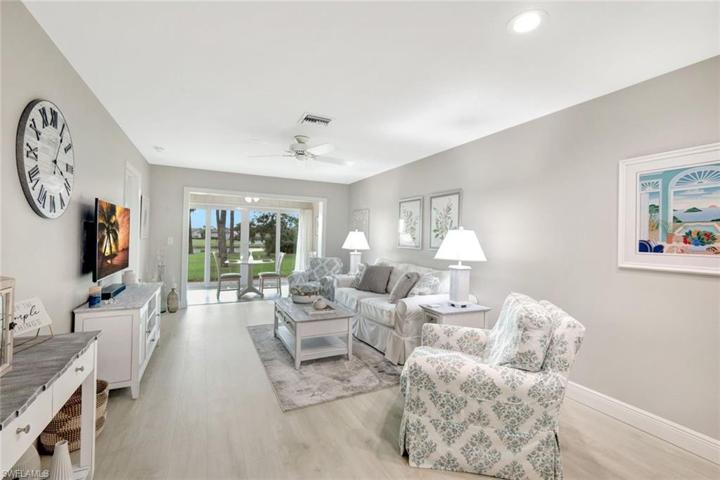 1004  Pine Isle  LN, Naples, FL 34112