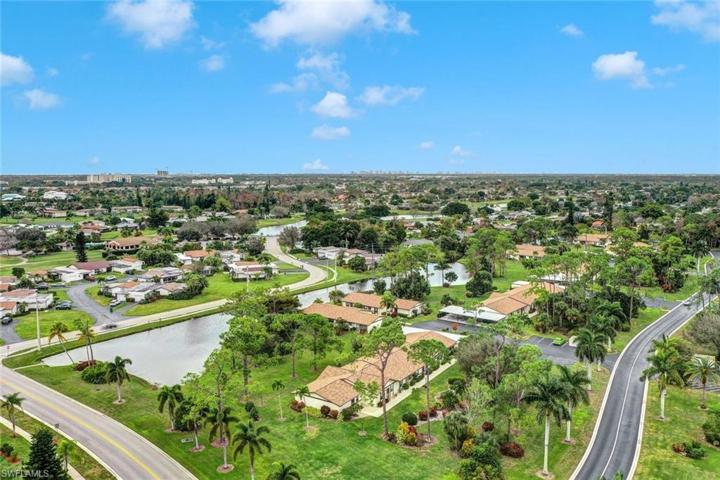 1004  Pine Isle  LN, Naples, FL 34112
