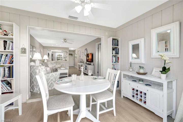 1004  Pine Isle  LN, Naples, FL 34112