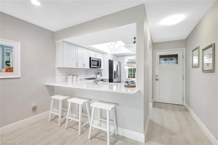 1004  Pine Isle  LN, Naples, FL 34112