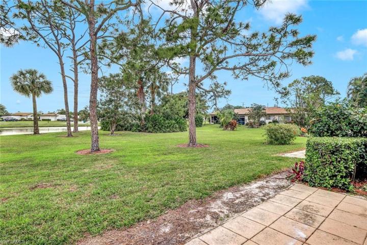 1004  Pine Isle  LN, Naples, FL 34112
