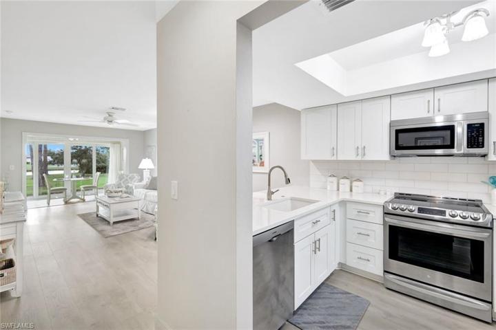 1004  Pine Isle  LN, Naples, FL 34112