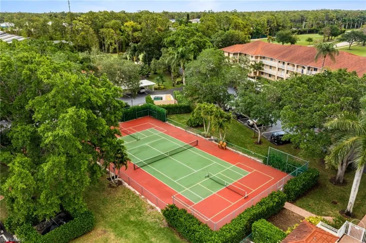 3655  Amberly  CIR, Naples, FL 34112
